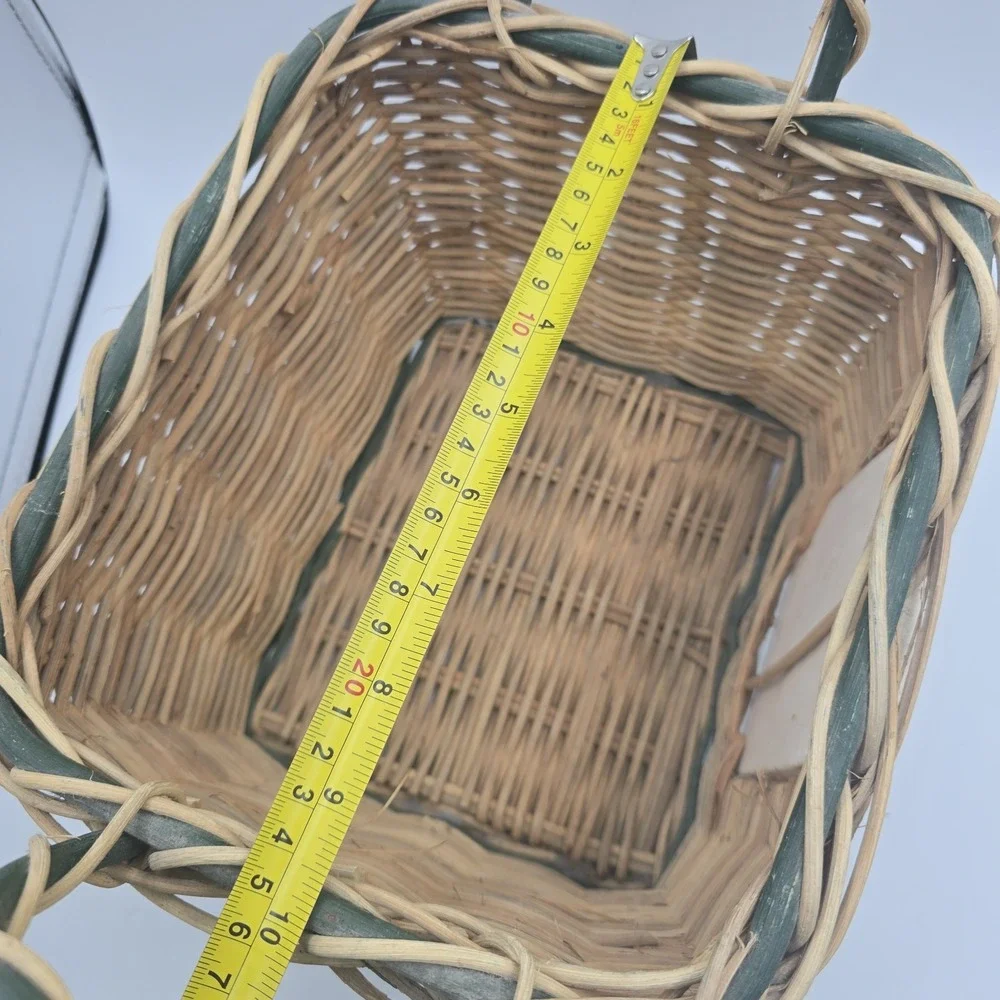 Unmarked adorable basket